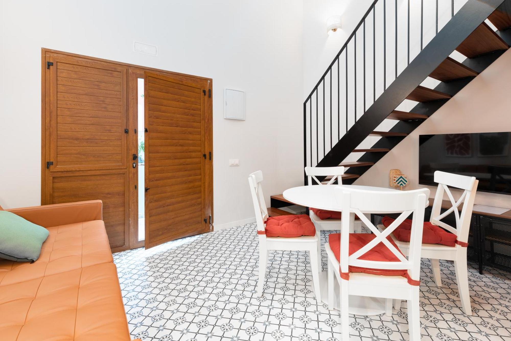 The Little Village Apartments Valência Exterior foto